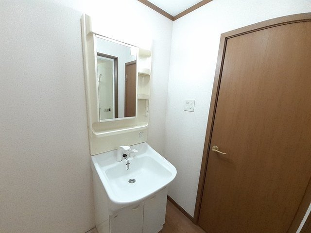 パストラーレ　Ｂの洗面所|朝の身支度には欠かせない独立洗面化粧台