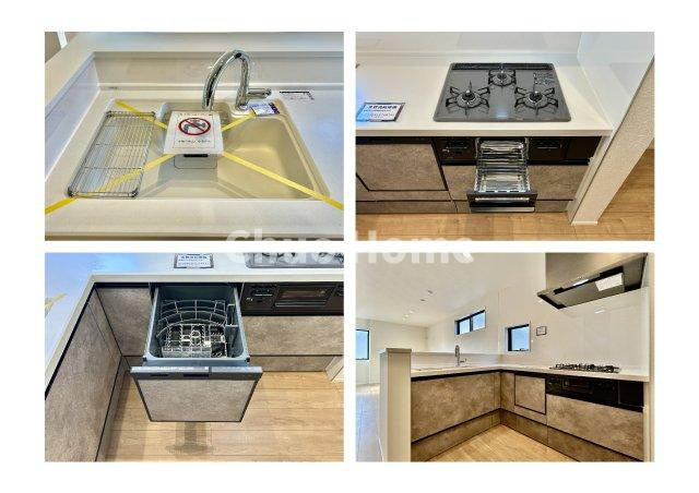 江戸川区東小岩6丁目新築分譲住宅のキッチン|【システムキッチン】ワイドで収納豊富な使い勝手の良いカウンターキッチンには、食洗器や伸縮タイプのキッチン水栓、三ツ口コンロ・魚焼きグリルなどの便利な設備が標準完備されています。