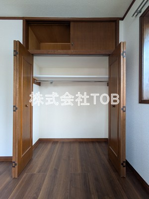 【その他】 | テラスハウス・E棟 | 6.9帖クローゼット