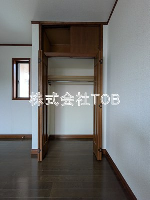 【その他】 | テラスハウス・E棟 | 7.5帖クローゼット