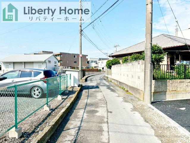 筑西市二木成第2　新築戸建　3号棟の前面道路含む現地写真