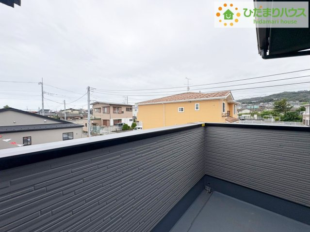 日立市東大沼町11期　新築戸建　2号棟のバルコニー|もう一つのバルコニーもあり、洗濯物の多いご家庭にも便利♪