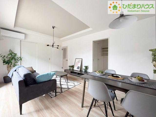 日立市東大沼町11期　新築戸建　2号棟の居間・リビング|家族の集まるLDKは広々17.5帖！贅沢な空間を演出！