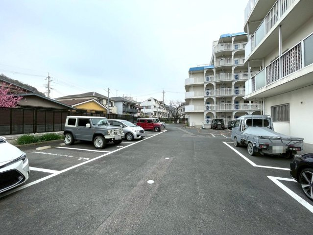 ◆２０２５年８月リフォーム完了◆３沿線利用可◆収納豊富◆マンハイム山科の駐車場|駐車場