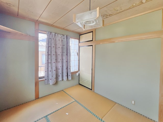 【中古戸建】高崎市井野町の和室|■和室｜和室を書斎にしたり、冬にはコタツを敷いて家族みんなで年越しをするのもいいですね。家族みんなのお気に入りの空間になります♪