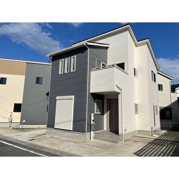 岡崎市六名南１丁目の一戸建て