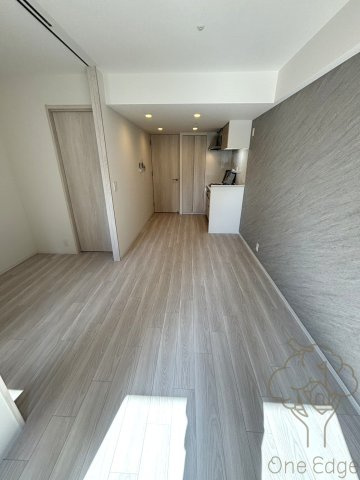 コンフォリア新大阪宮原Qの居間・リビング