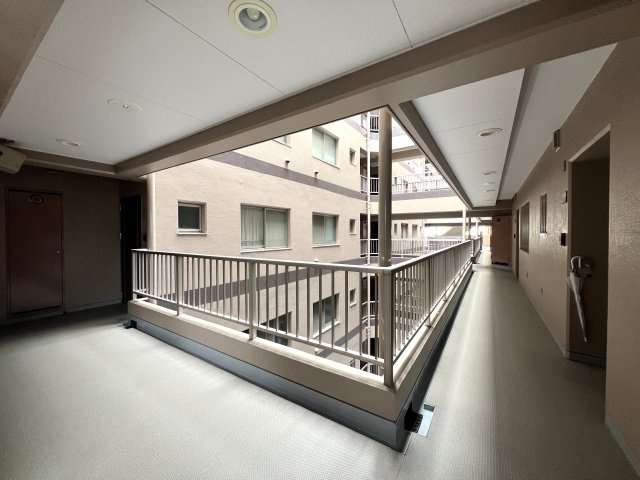 最寄り駅まで徒歩１分！３路線利用可！なんなら横浜駅も徒歩圏！立地最強フゥーッ！！！な、【リノベ／オーベル横浜・戸部本町】のその他共用部分
