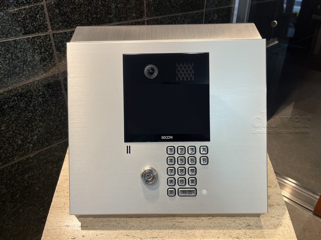 【防犯設備】 | グランドパーク池尻大橋 | モニター（カメラ）付きのオートロックが備えられています。建物のセキュリティ能力の高さは、欠かすことのできないチェックポイントになります。～即日のご見学可能～　お問合せはお気軽にどうぞ。