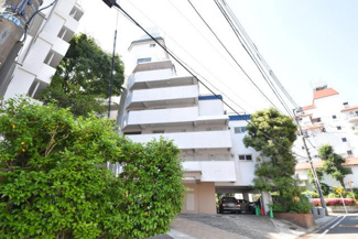 【外観】 | 前面道路と外観の様子です。～即日のご見学可能～　お問合せはお気軽にどうぞ。