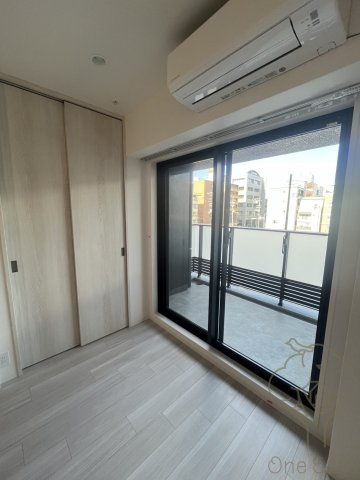 コンフォリア新大阪宮原Qの寝室