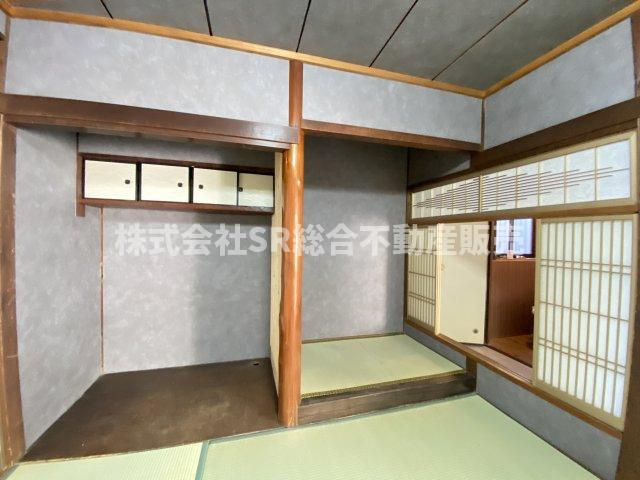 小若江1丁目中古戸建の内装|和室らしい床の間もあり、お好きな物を飾れます♪