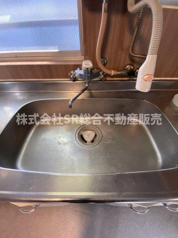 小若江1丁目中古戸建のキッチン|シンクは洗い物をするには十分な広さです。
