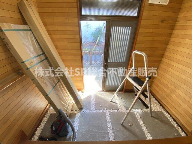 小若江1丁目中古戸建の玄関|玄関にシューズボックスを置いても広く使えます！