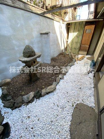 小若江1丁目中古戸建の庭|四季の移り変わりを感じていただける中庭がございます！