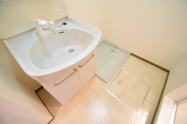 船橋市印内町のアパートの洗面所|室内洗濯機置き場
