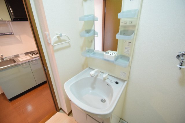 船橋市印内町のアパートの洗面所|嬉しいシャンプードレッサー