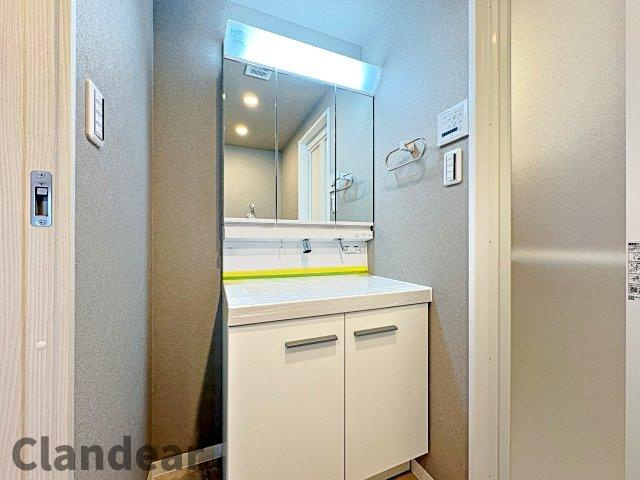 エフローレ新三郷の独立洗面台|ドキドキの新生活も、安心してスタート。ぴったりの住まいを見つけませんか？クランディアが一緒に住まい選びをサポートします‼　まずは、お気軽にお問合せください　＃クランディア