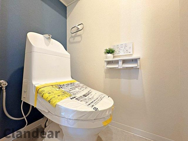 エフローレ新三郷のトイレ|ドキドキの新生活も、安心してスタート。ぴったりの住まいを見つけませんか？クランディアが一緒に住まい選びをサポートします‼　まずは、お気軽にお問合せください　＃クランディア