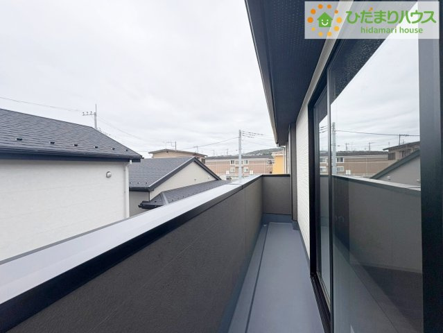 日立市東大沼町11期　新築戸建　3号棟のバルコニー|ワイドなバルコニーで、ご家族全員のお洋服もらくらく干せちゃいます( *´艸｀)