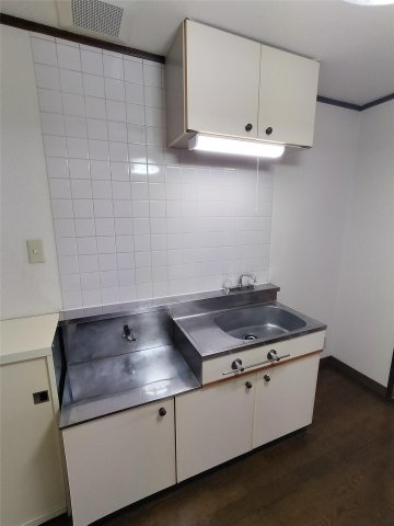 ウッドハウスIIのキッチン|現況を優先とします。