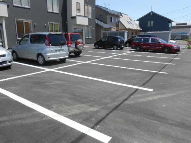 ノースキャピタルⅢの駐車場