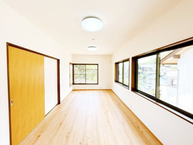 【洋室】 | 中古一戸建　高知市福井町 | ２階東側