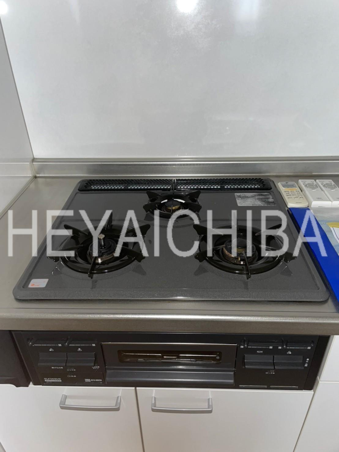 プリムヴェール蔵前のキッチン|グリル付き3口コンロ