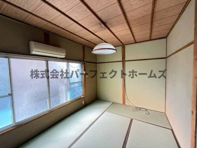 伊加賀本町戸建　賃貸の和室|い草の香りが落ち着く素敵な和室です