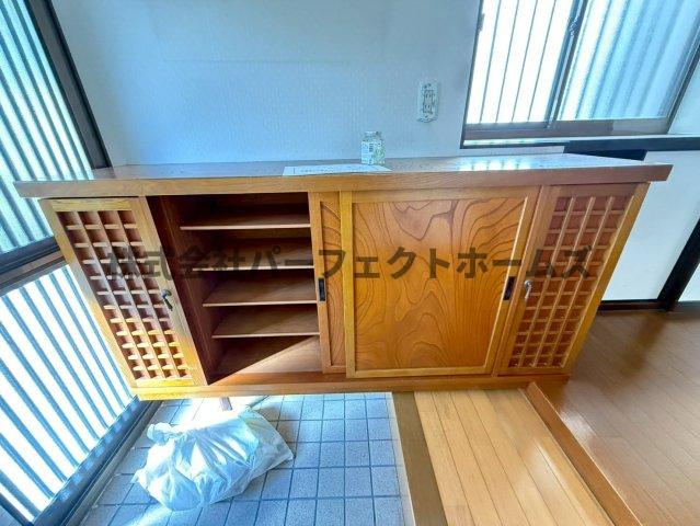 伊加賀本町戸建　賃貸の収納|ちょっとした収納スペースも充実しています
