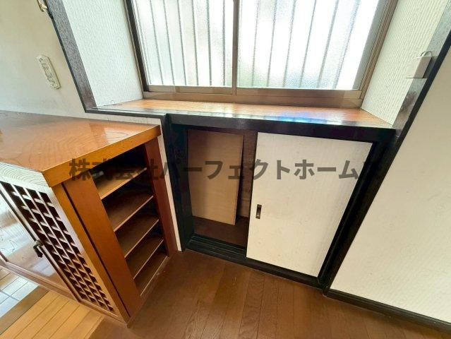 伊加賀本町戸建　賃貸の収納|小物を収納するのに便利です