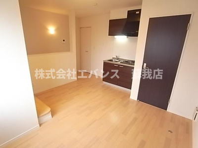 【居間・リビング】 | プラーナ蘇我 | こちらのリビングで趣味の時間をお楽しみください