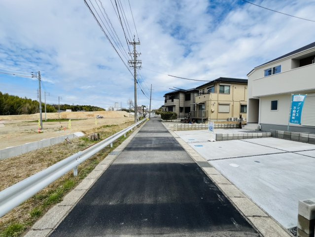 豊明市二村台一丁目21番の9一部『仲介手数料無料』新築戸建ての前面道路含む現地写真