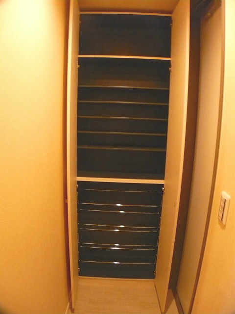 セルラス・ヘーベルの外観