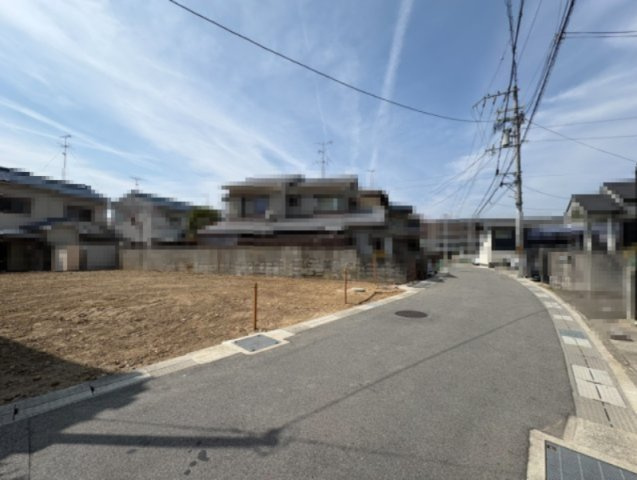 向日市寺戸町新田2期2号地の前面道路含む現地写真|お車の駐車も安心の前道！