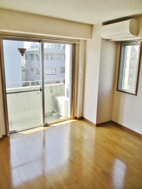 メゾンフリジアの居間・リビング