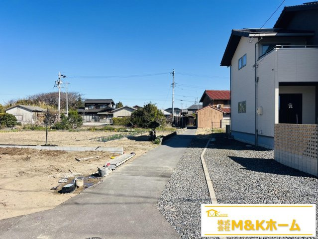 常滑市蒲池町2丁目　全1棟の前面道路含む現地写真|R8.3.14撮影　東側前道約4ｍ！