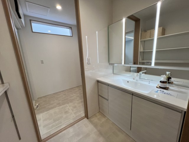 松崎町戸建の独立洗面台