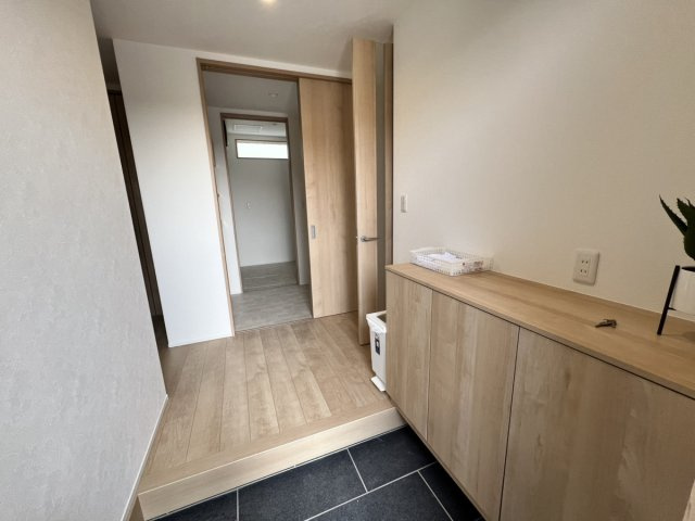 松崎町戸建の玄関