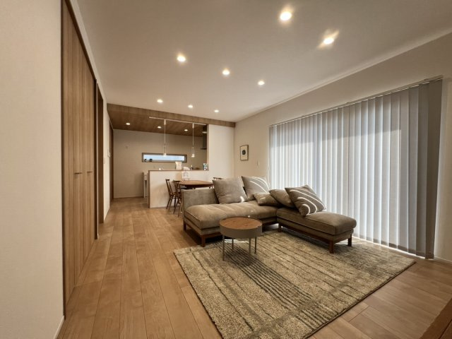 松崎町戸建の居間・リビング