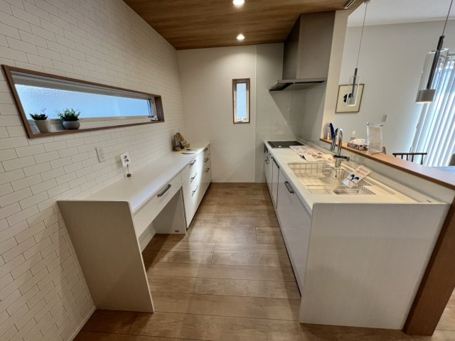 松崎町戸建のキッチン