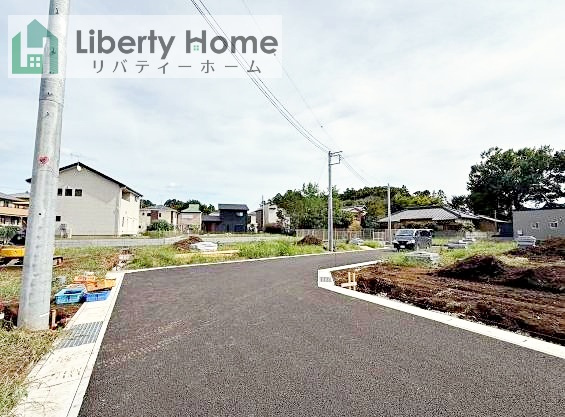 土浦市乙戸第1期　新築戸建　7号棟の前面道路含む現地写真