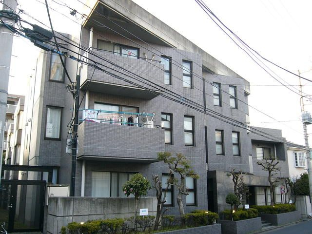 コスモプレイス氷川台の外観