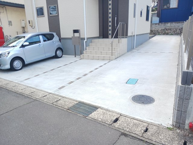 【駐車場】