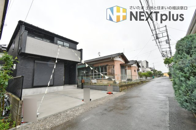 上尾市上尾下4期　全1棟　1号棟の前面道路含む現地写真