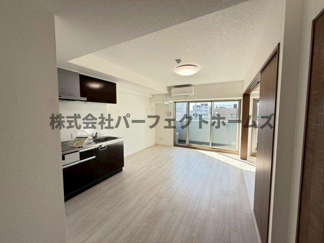 ボンヌ・サンテ枚方公園駅前の居間・リビング|居間です