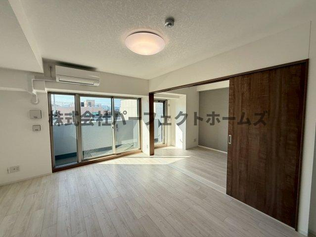 ボンヌ・サンテ枚方公園駅前の内装|明るい室内です