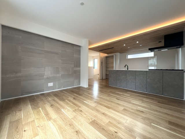 地名に台がついてるけどココは平坦！静かで落ち着いた街です私みたいに。【中区豆口台新築戸建】の居間・リビング|おしゃれなリビングです