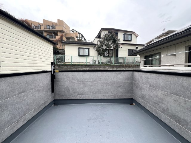 地名に台がついてるけどココは平坦！静かで落ち着いた街です私みたいに。【中区豆口台新築戸建】のバルコニー|落ち着いた時間を過ごせるバルコニーです