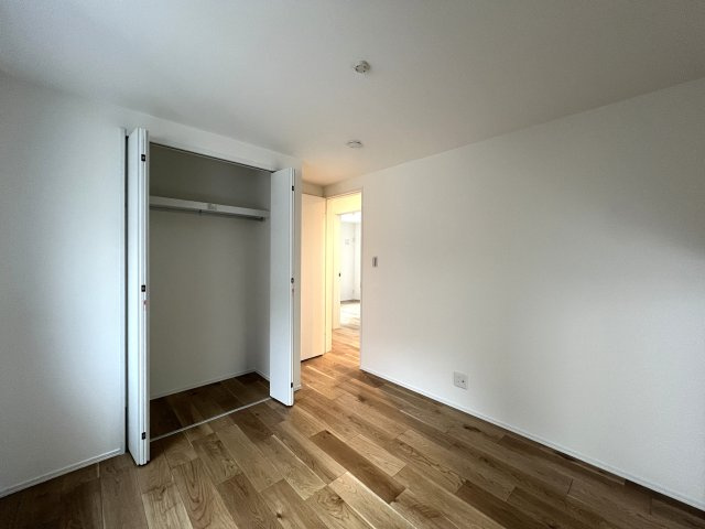 地名に台がついてるけどココは平坦！静かで落ち着いた街です私みたいに。【中区豆口台新築戸建】の洋室|きれいな洋室です